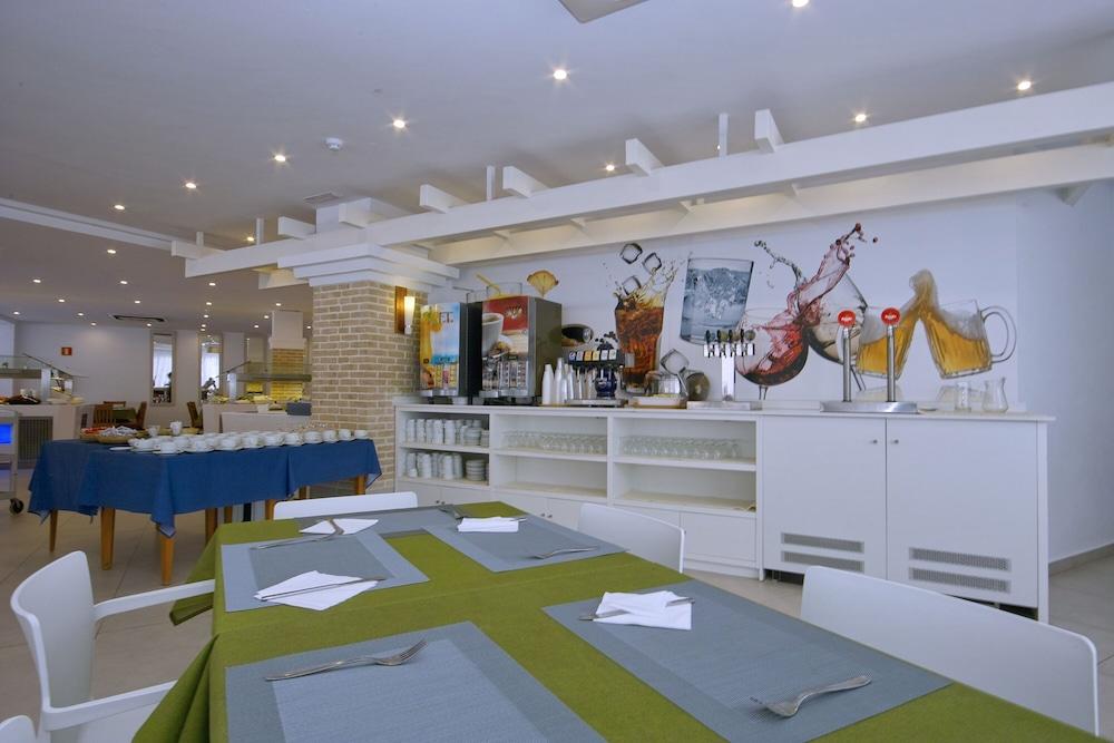 Aparthotel Balansat Port de Sant Miguel