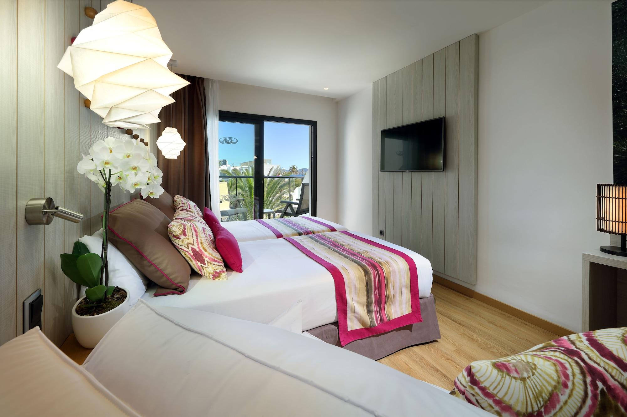 Hotel Grand Palladium White Island & Playa d'en Bossa