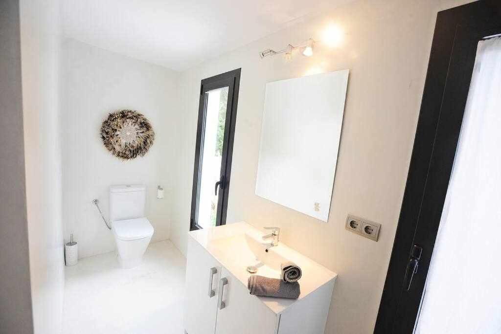 Pousada Balinese Near The Outdoor Jacuzzi Cala Llonga (Ibiza)