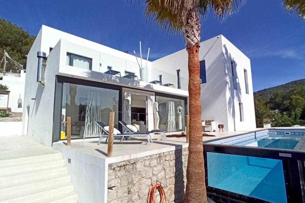Pousada Balinese Near The Outdoor Jacuzzi Cala Llonga (Ibiza)