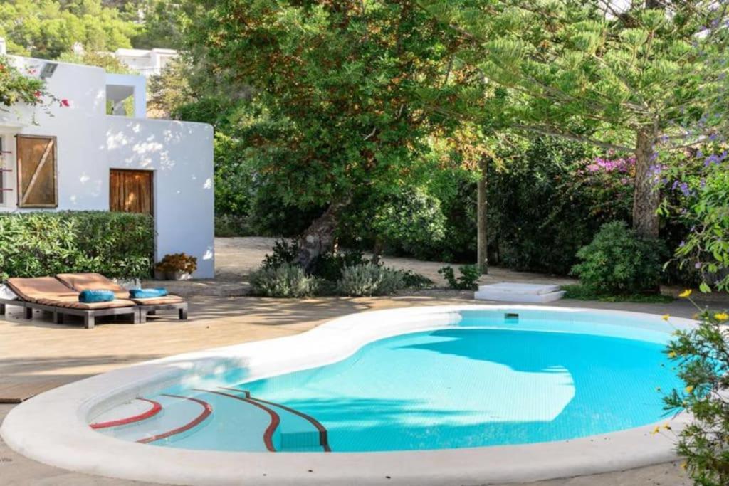 Villa Stylish Ibiza Villa Near Beaches Private Pool & Lush Garden *
