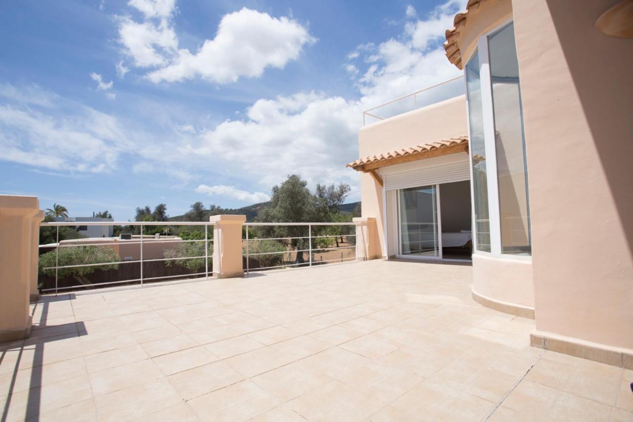 Tom Is Near To Playa Den Bossa Villa