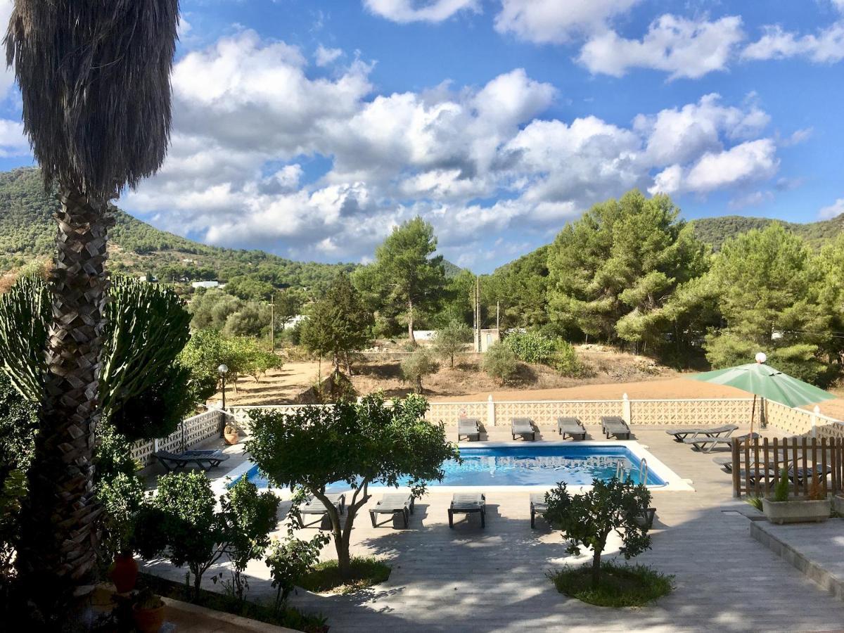 Alexa Charming Is Just A 10 Min Drive To Either Playa Den Bossa Or San Antonio Villa Sant Josep de sa Talaia
