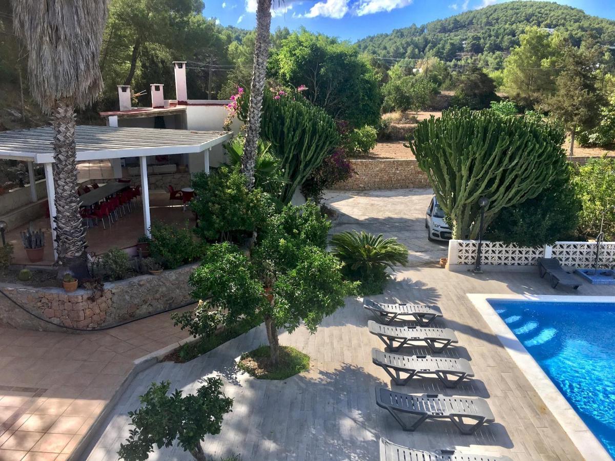Villa Alexa Charming Is Just A 10 Min Drive To Either Playa Den Bossa Or San Antonio *