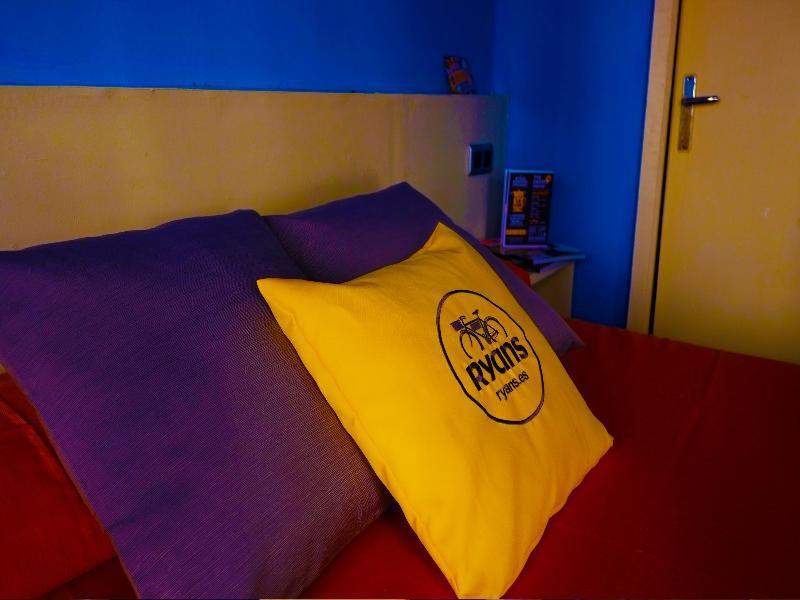 Ten Hostel *