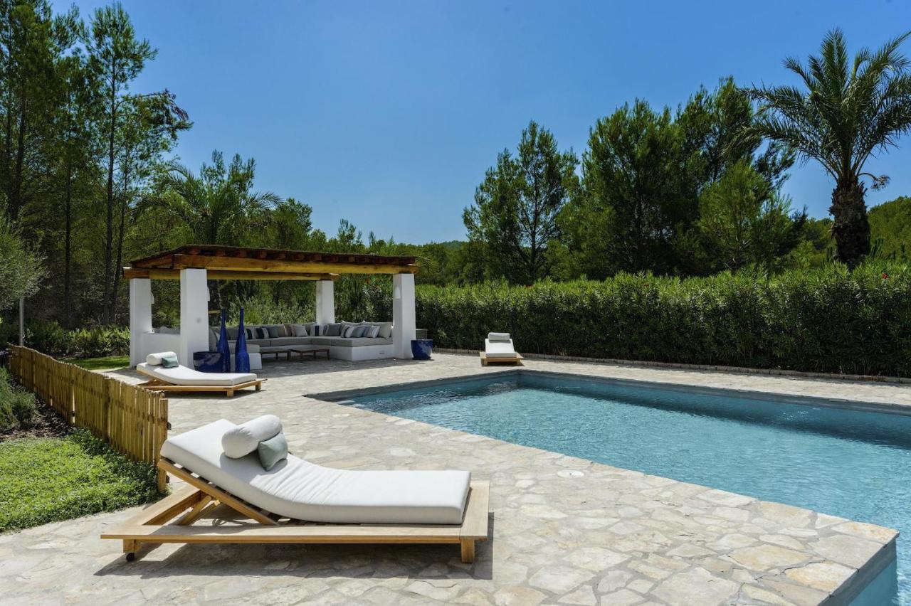 Villa Blakstad: Tranquil Ibiza Retreat Near San Rafael
