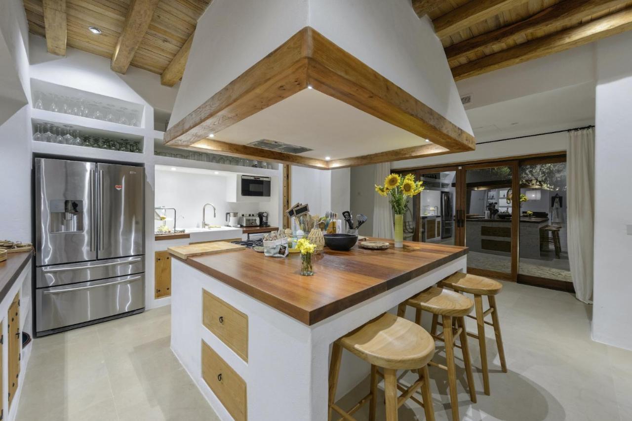 Blakstad: Tranquil Ibiza Retreat Near San Rafael * Santa Gertrudis (Ibiza)
