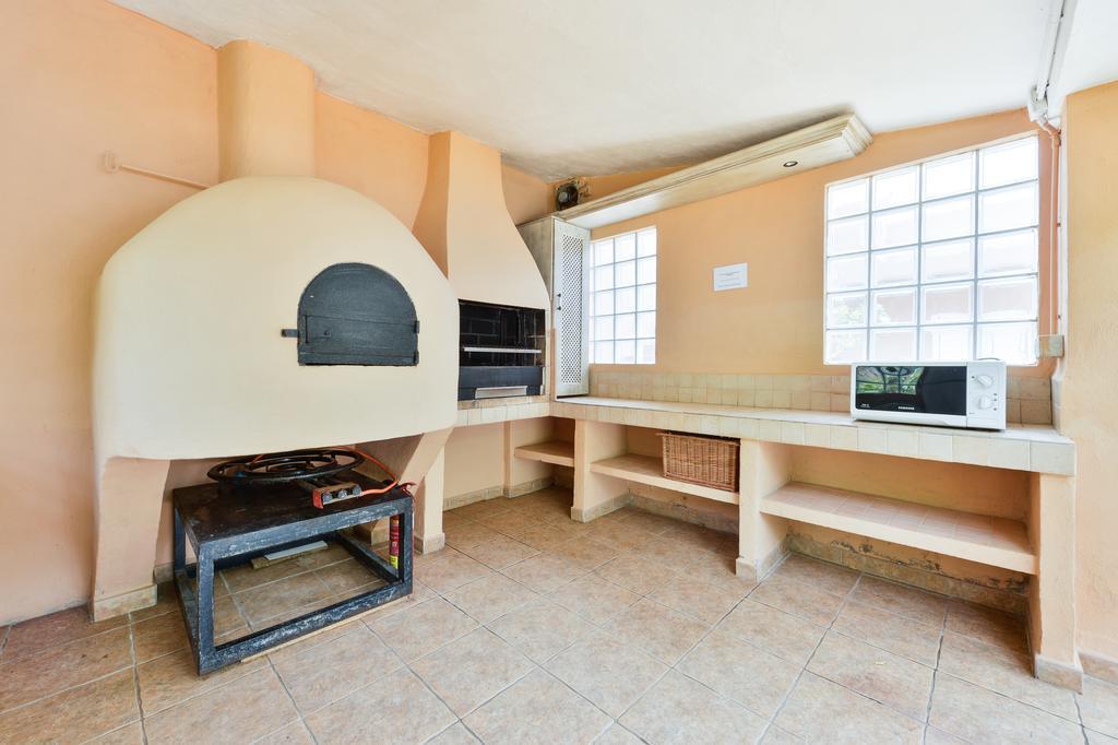 Villa Con Piscina Gigante