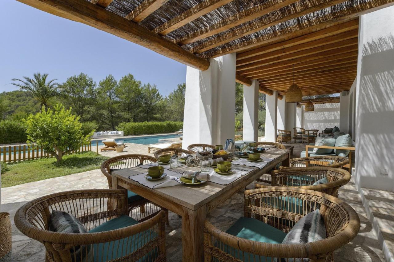 Blakstad: Tranquil Ibiza Retreat Near San Rafael Santa Gertrudis (Ibiza)