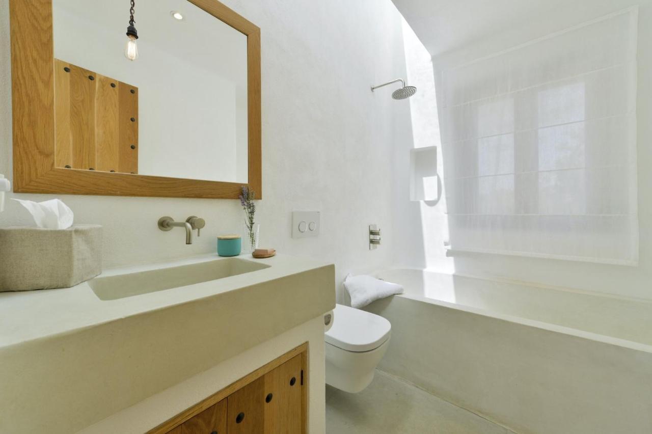 Blakstad: Tranquil Ibiza Retreat Near San Rafael *