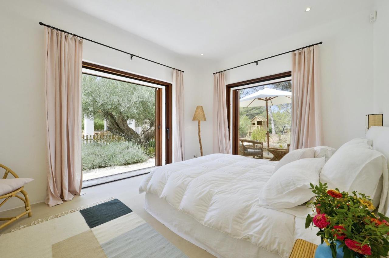 Villa Blakstad: Tranquil Ibiza Retreat Near San Rafael