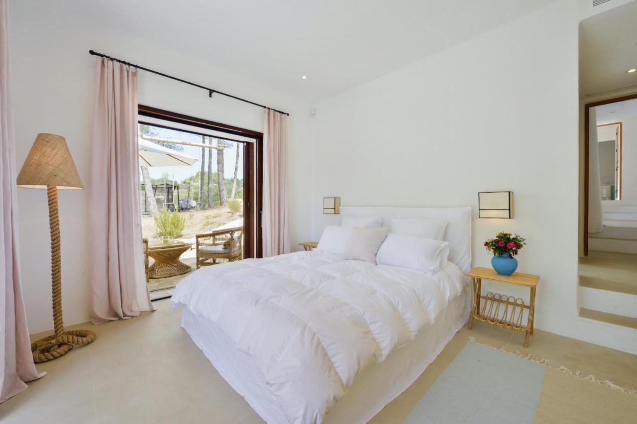 Blakstad: Tranquil Ibiza Retreat Near San Rafael Villa