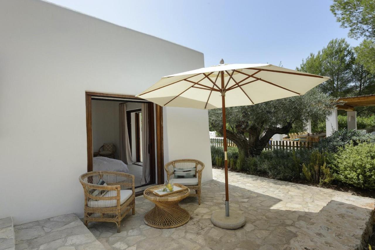 Blakstad: Tranquil Ibiza Retreat Near San Rafael Villa *
