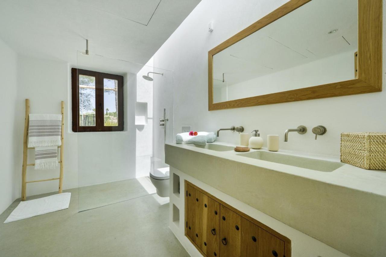 Blakstad: Tranquil Ibiza Retreat Near San Rafael