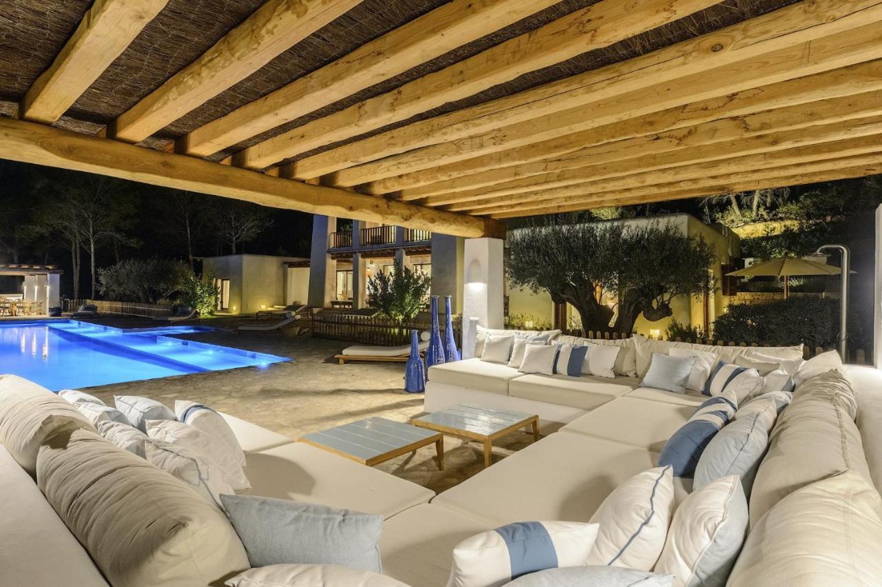 Blakstad: Tranquil Ibiza Retreat Near San Rafael *