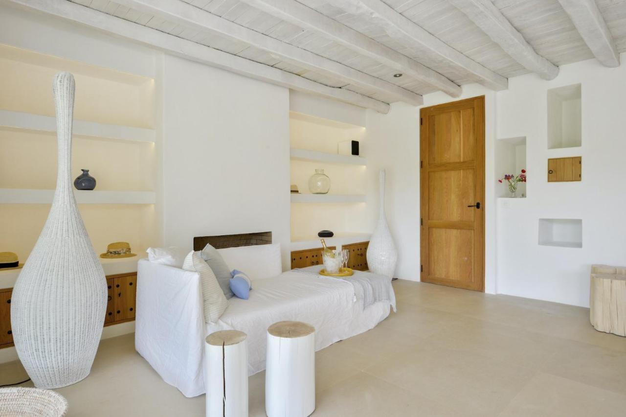 Blakstad: Tranquil Ibiza Retreat Near San Rafael Villa