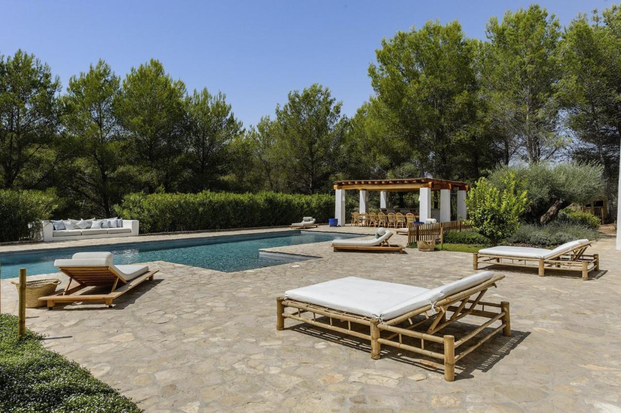 Blakstad: Tranquil Ibiza Retreat Near San Rafael Santa Gertrudis (Ibiza)