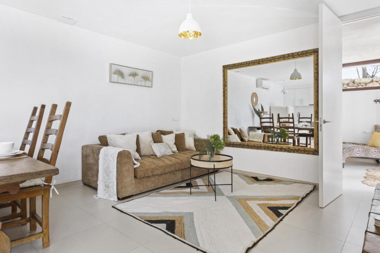 Ivy - San Carlos Villa Santa Eularia des Riu
