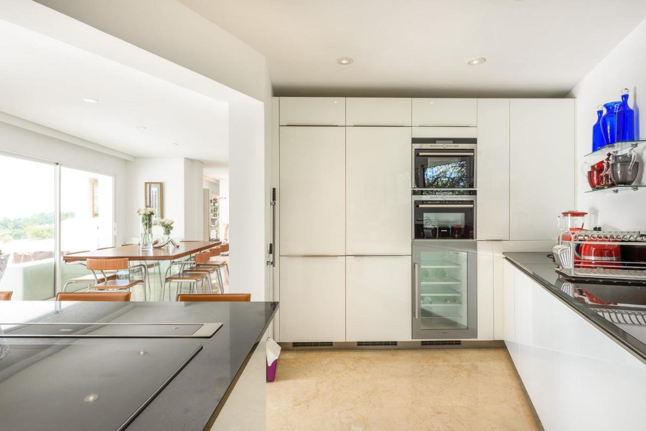 Villa Casa Blanca Jondal: Ibiza Seaview With Gym And Outdoor Kitchen