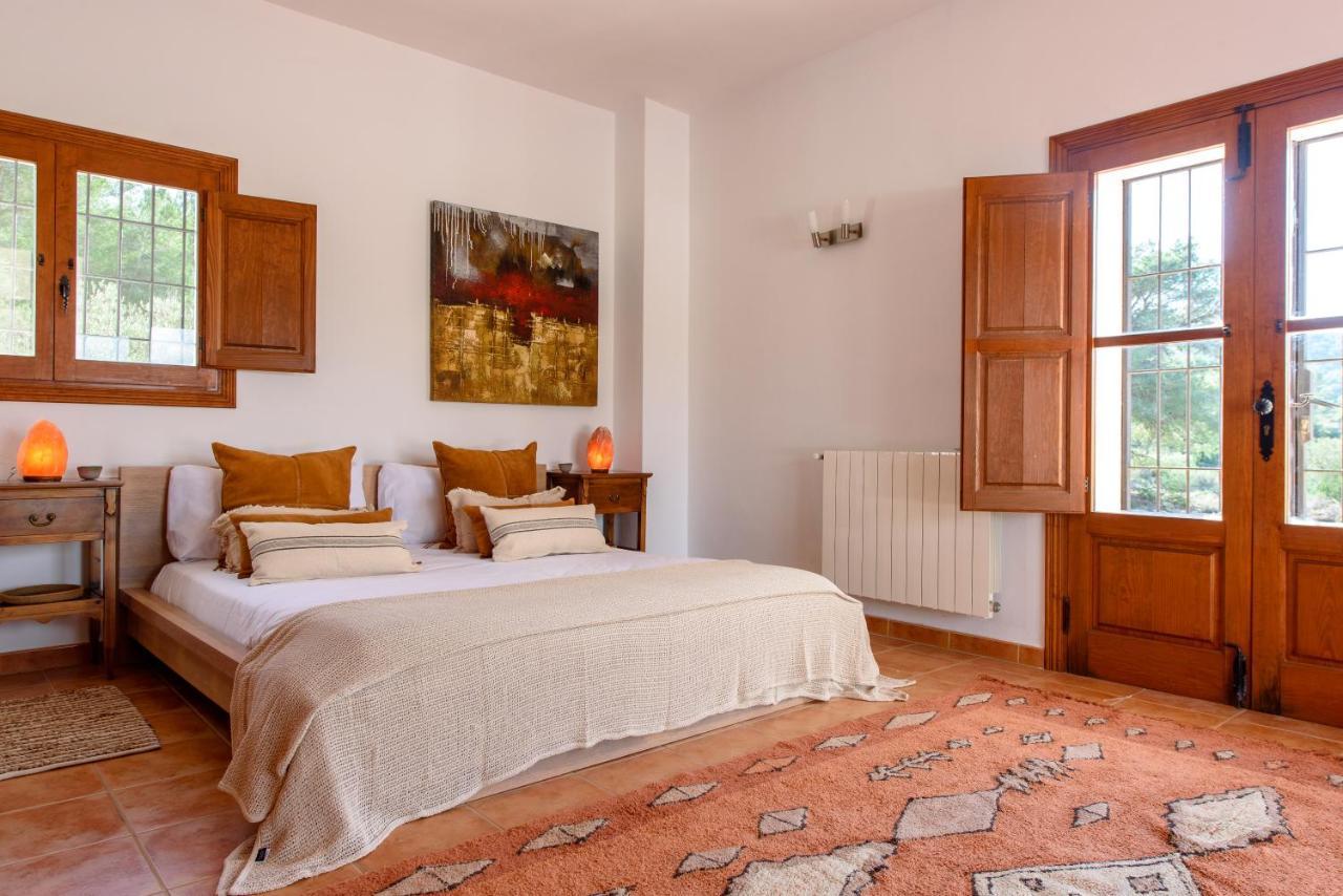 7 Bedroom With Pool - 5mins Walk To Cala Llonga - Ramon Villa