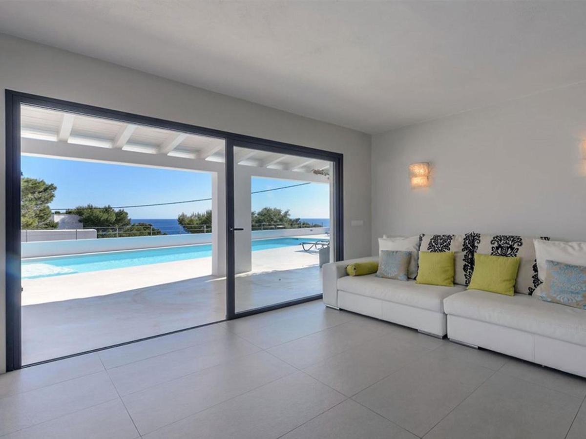 Ferienhaus Modern With Sea Views