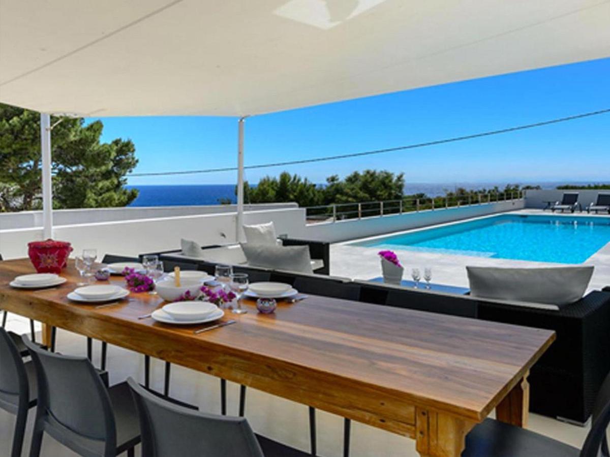 Modern With Sea Views Ferienhaus *