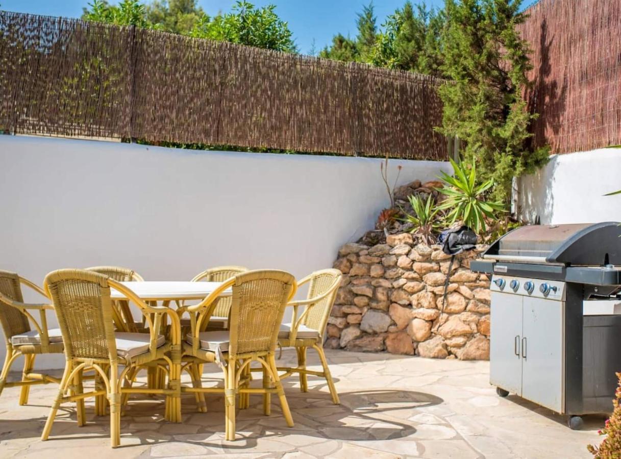 En Cala Vadella Familias Y Parejas Sant Josep de sa Talaia