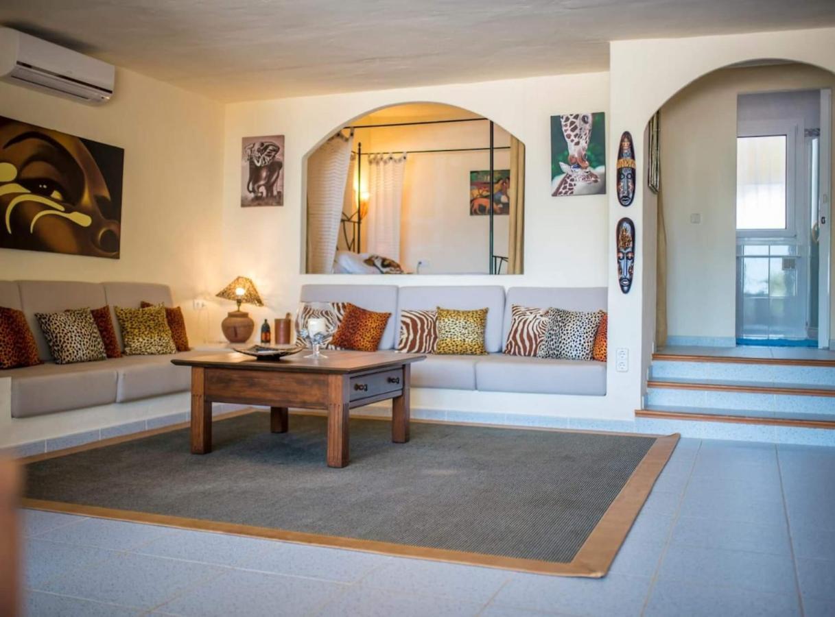 En Cala Vadella Familias Y Parejas Villa