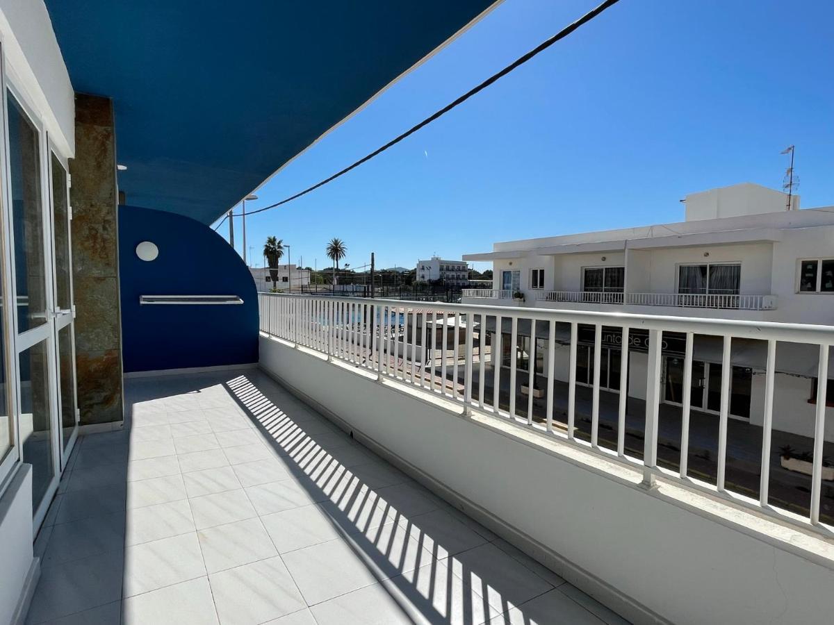 Cel Blau Santa Eularia des Riu