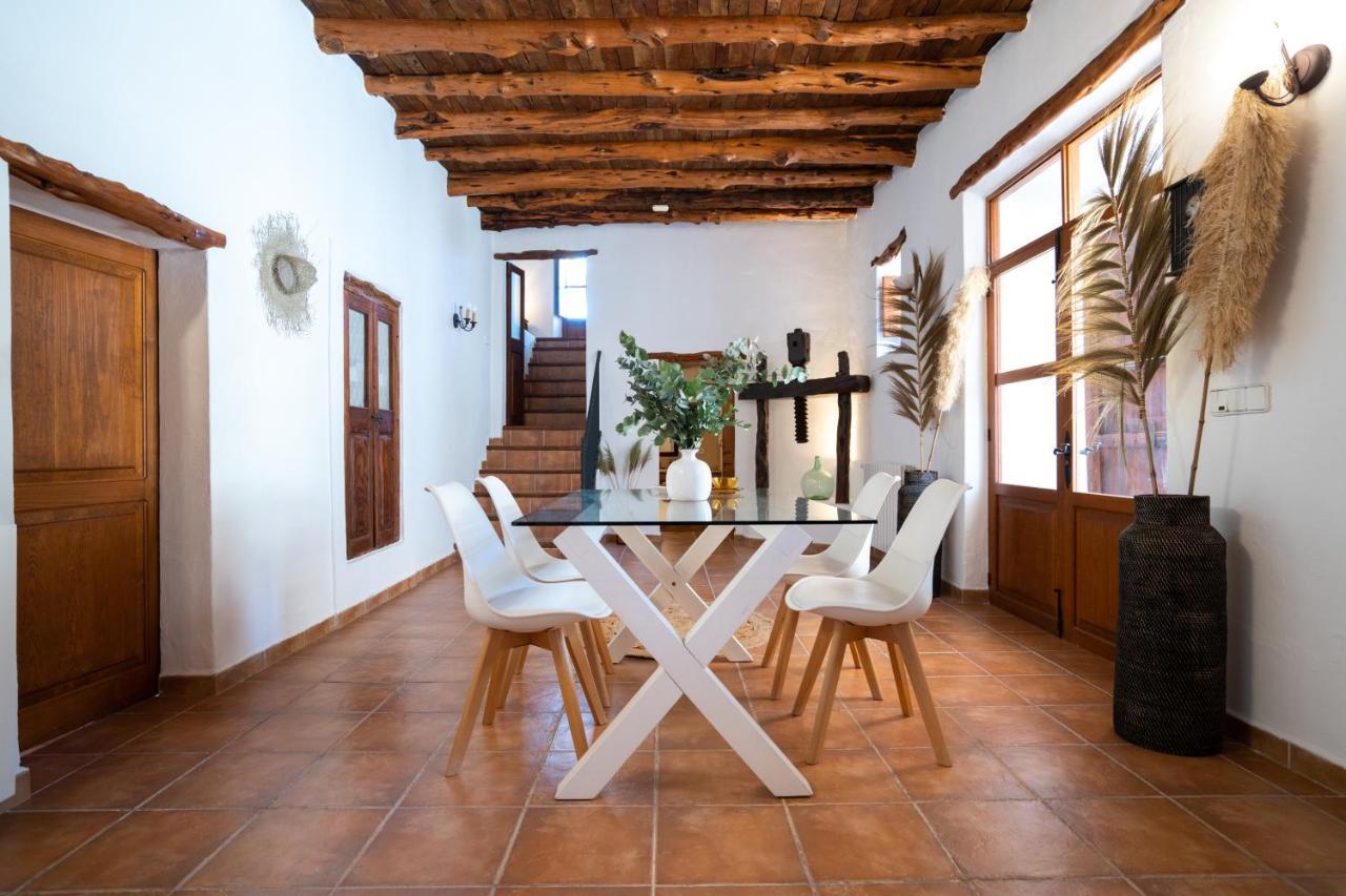 7 Bedroom With Pool - 5mins Walk To Cala Llonga - Ramon Villa *