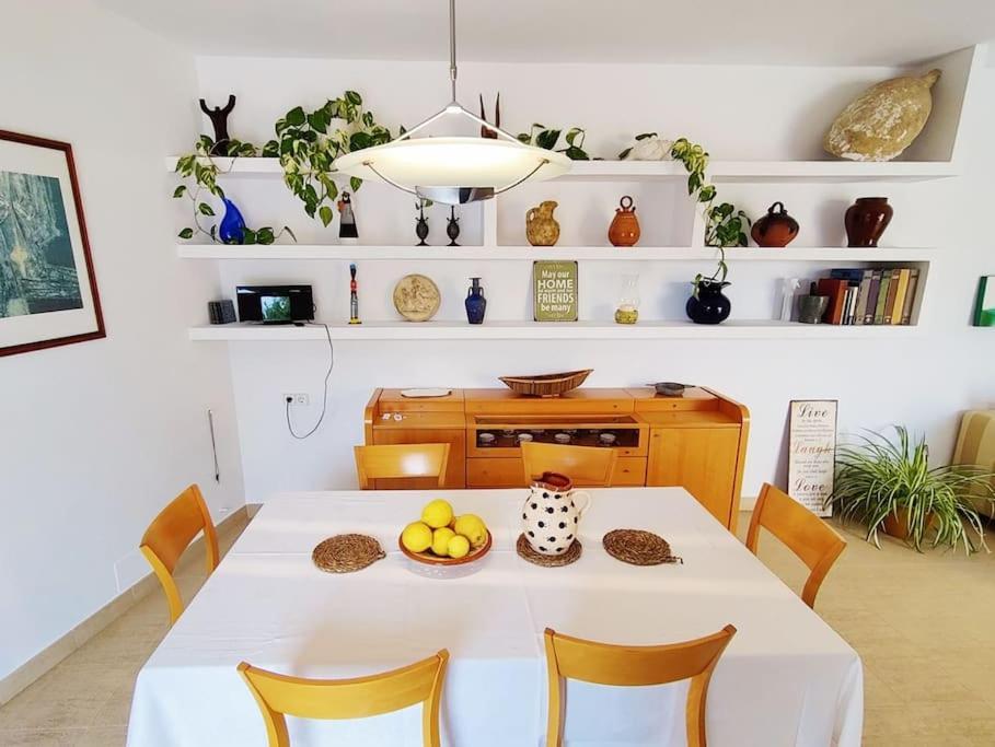 Bonita Casa Con Piscina Privada Y Amplio Jardin Pousada