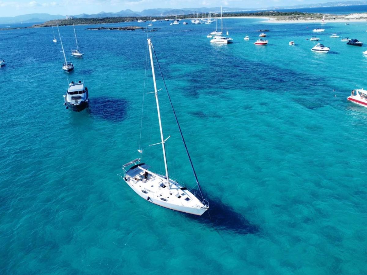 Botel Velero Beneteau Gybsea 50
