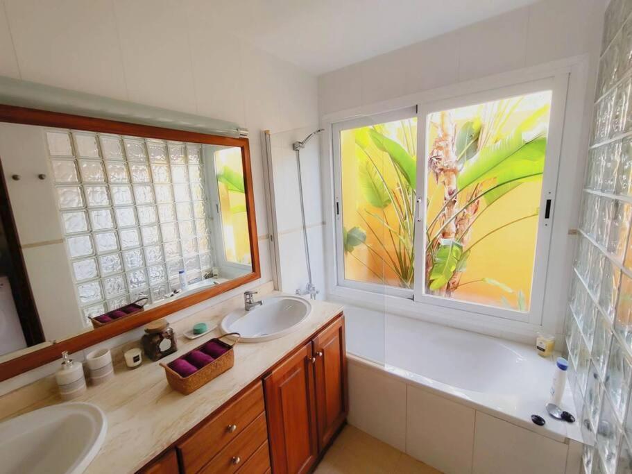 Bonita Casa Con Piscina Privada Y Amplio Jardin Pousada Sant Francesc de s'Estany