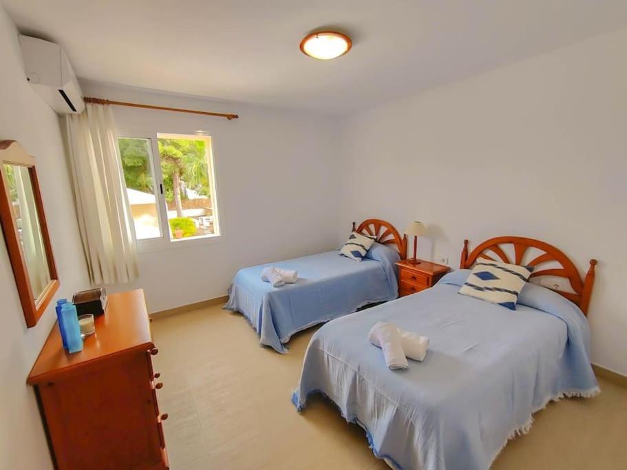 Bonita Casa Con Piscina Privada Y Amplio Jardin *