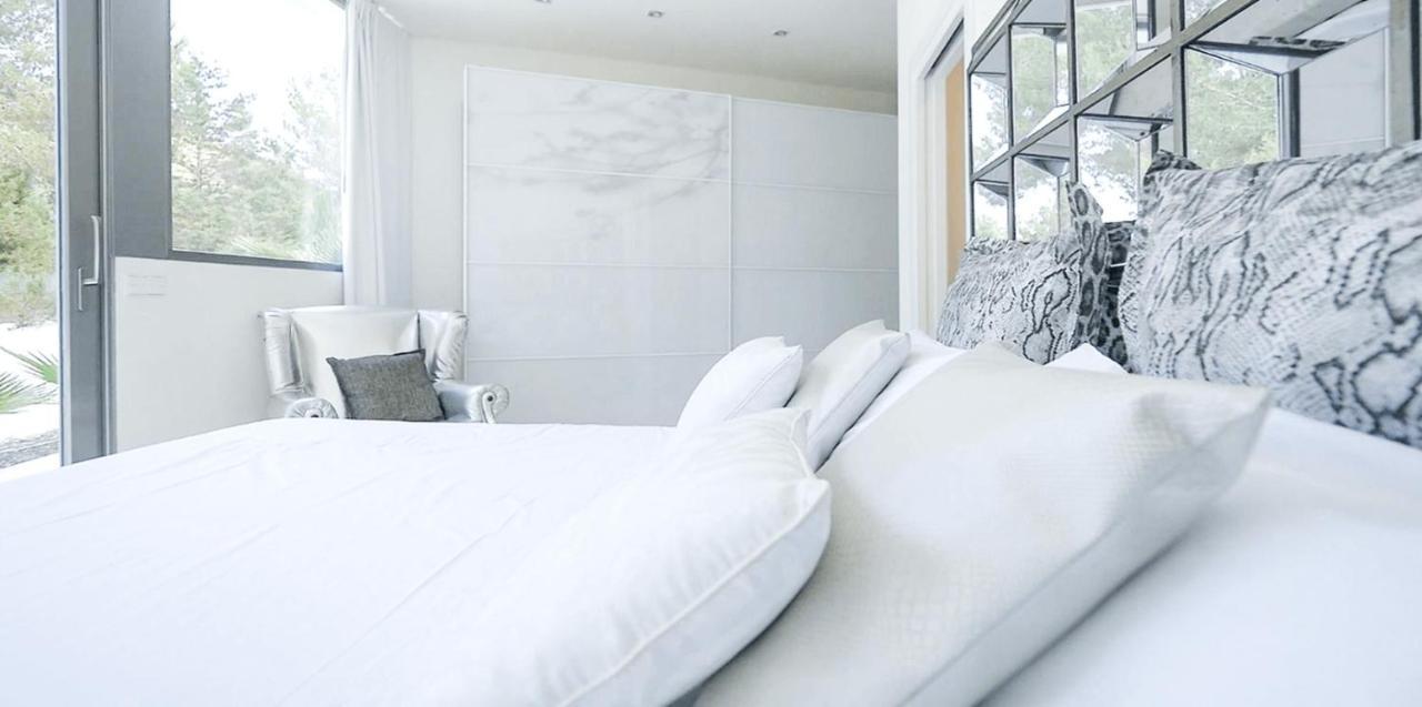 Villa Blue Rose