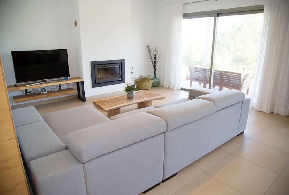 Modern In Cala Jondal Porroig Sant Josep de sa Talaia