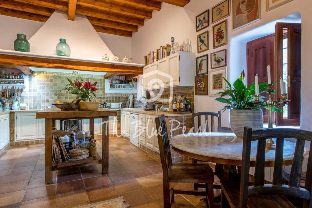 Casona Morna, By The Blue Pearl *