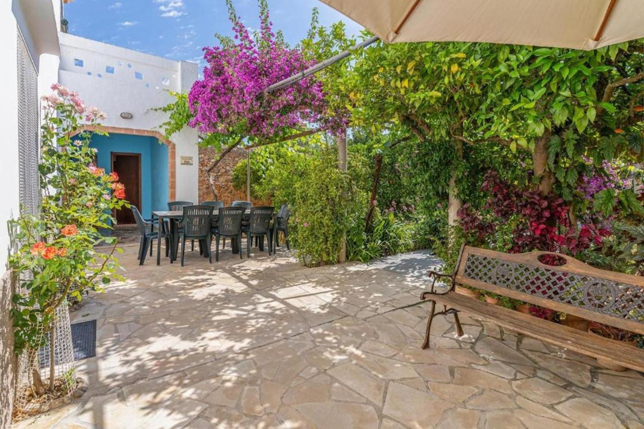 Elegant Sant Miquel: Private Pool Retreat Villa