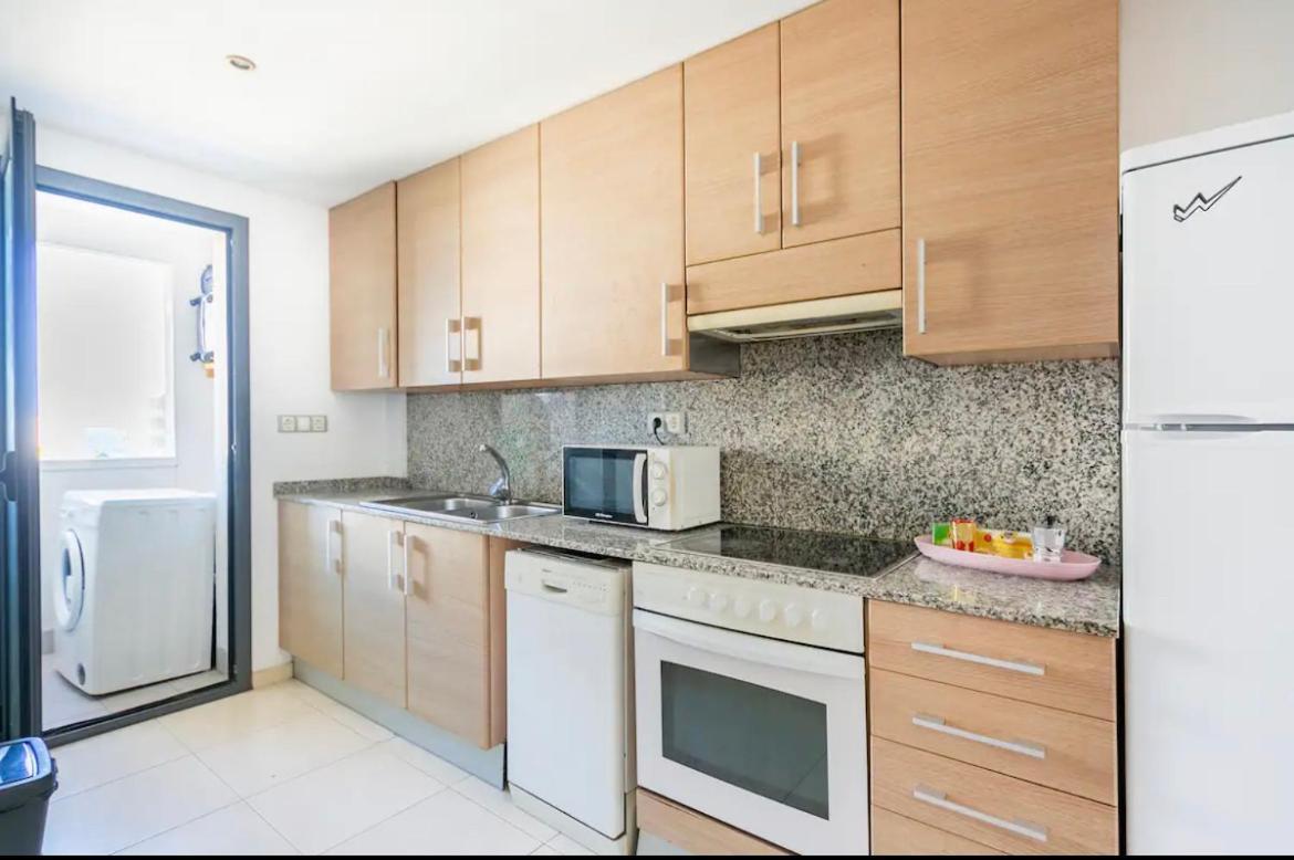 Apartamento De Tres En Playa De Embossa Apartment