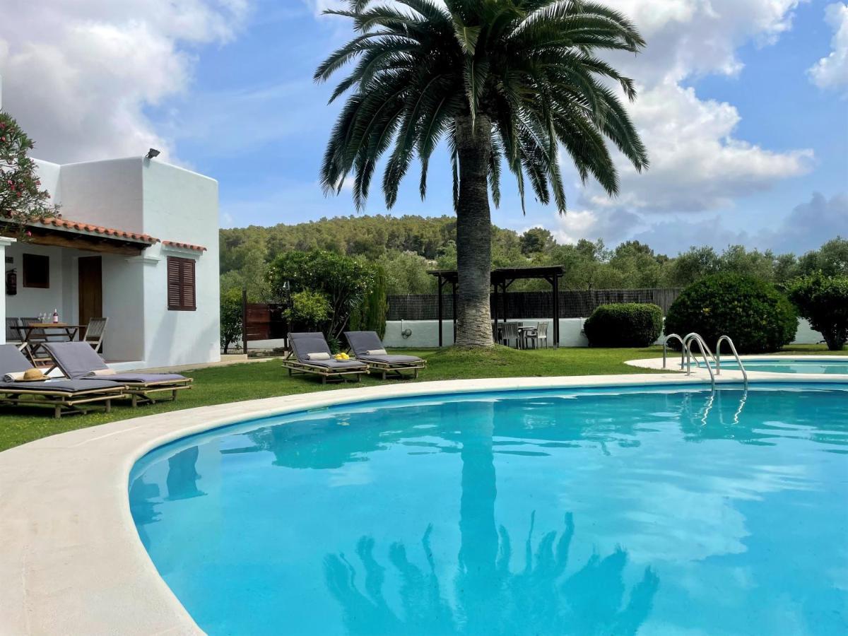 Villa Authentic With Amazing Pool