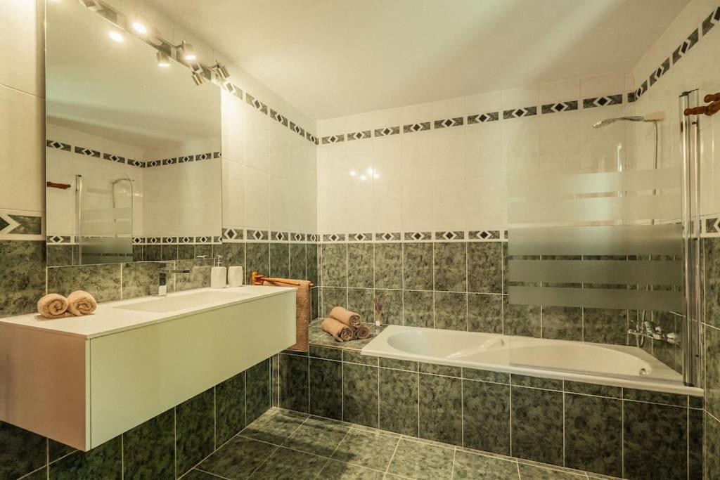 Norte, Amazing Close To The Beaches Villa