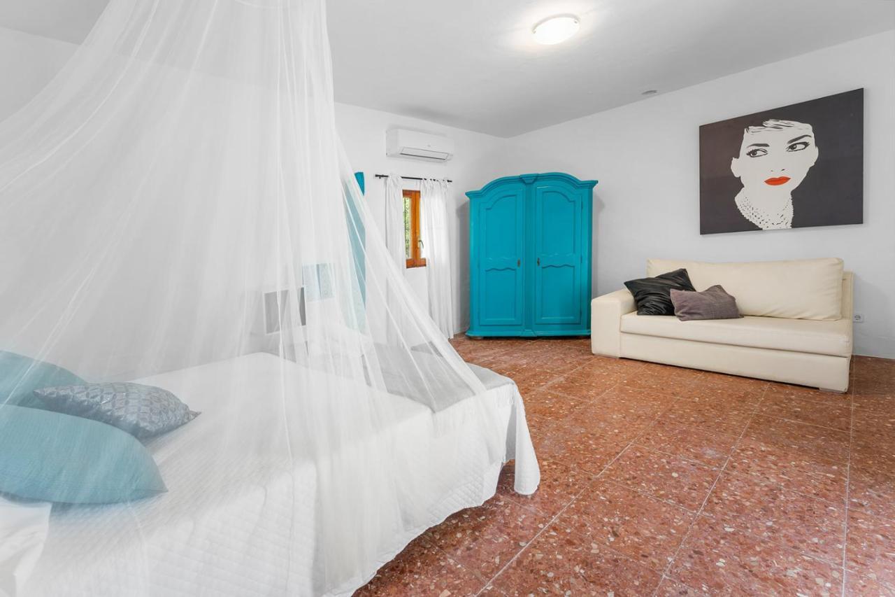 Villa 5906 *