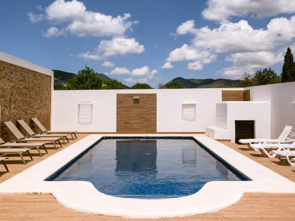 Villa Pep Luis Pep Mortera Is Located In The Beautiful Countryside Near To Playa Den Bossa *