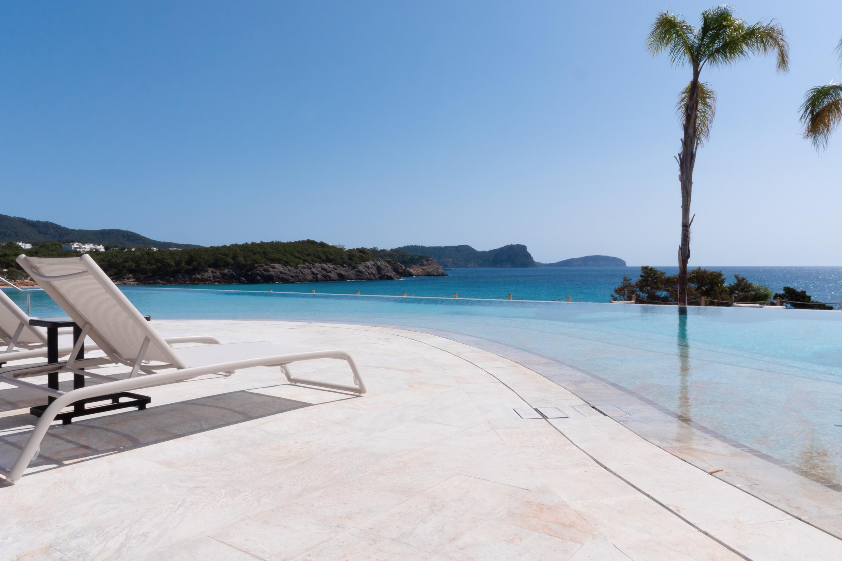 Bless Ibiza - The Leading Of The World 5* Es Canar (Ibiza)