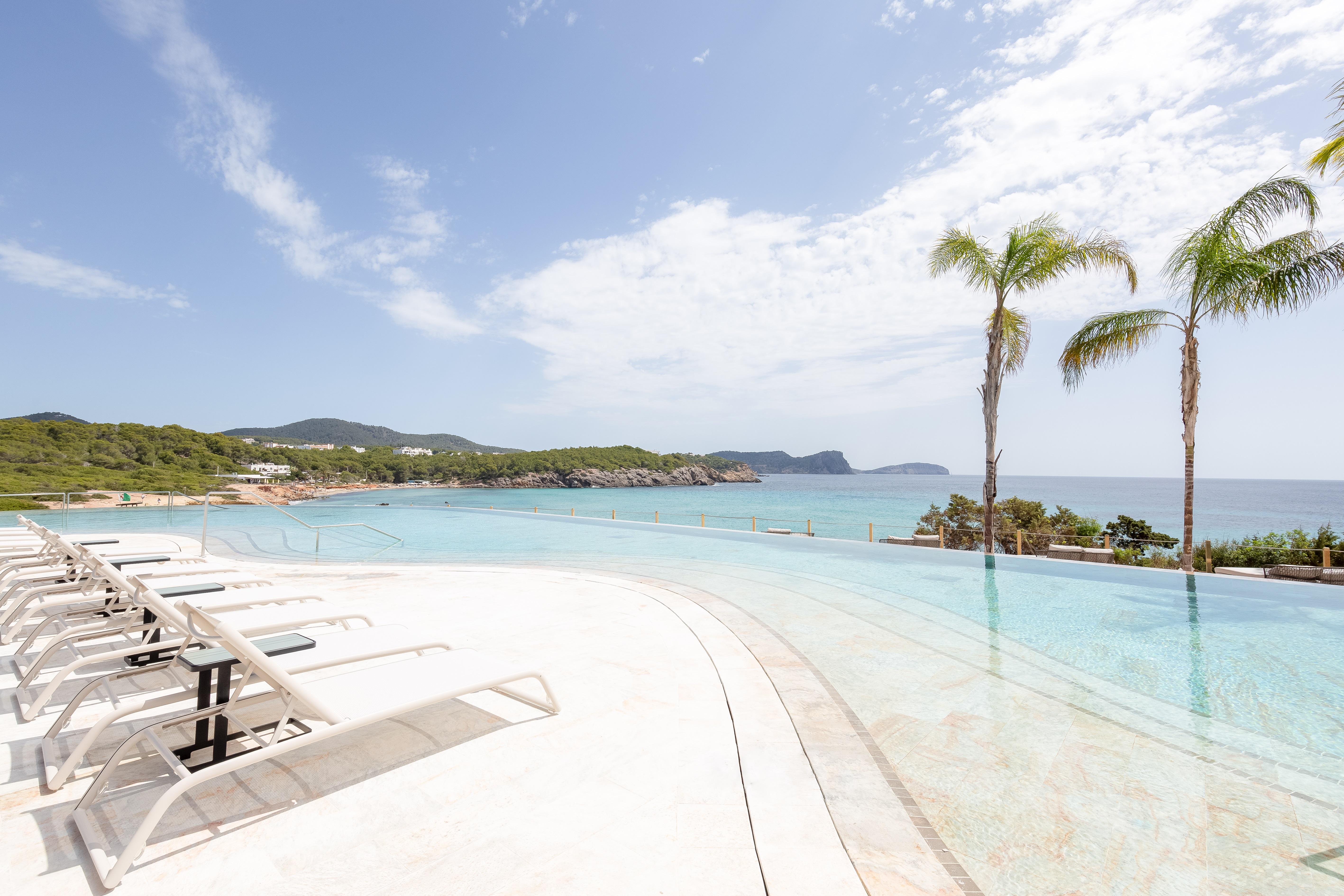 Bless Ibiza - The Leading Of The World 5* Es Canar (Ibiza)