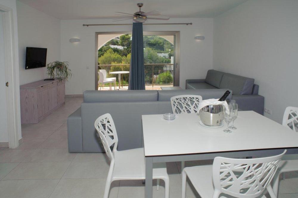 Puerto Cala Vadella Aparthotel