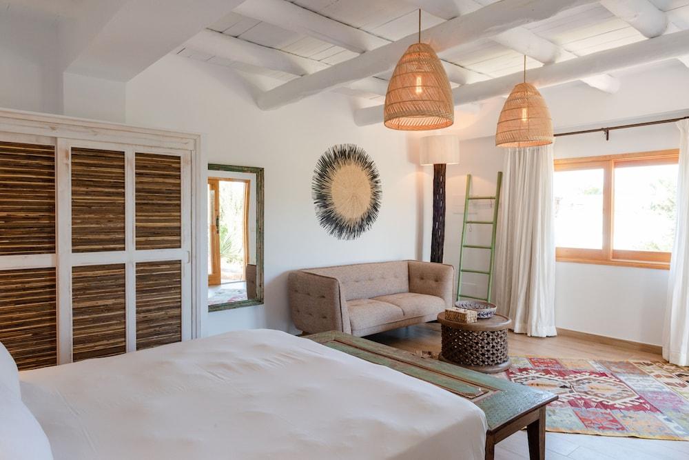 Petunia Ibiza (adults Only)