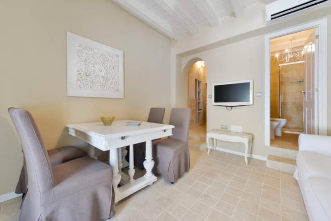 Dalt House Apartment