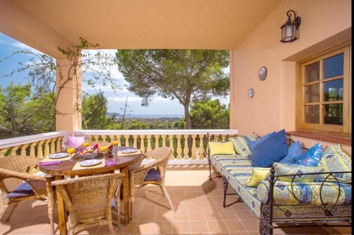 De Montana Gran Piscina Holiday home *