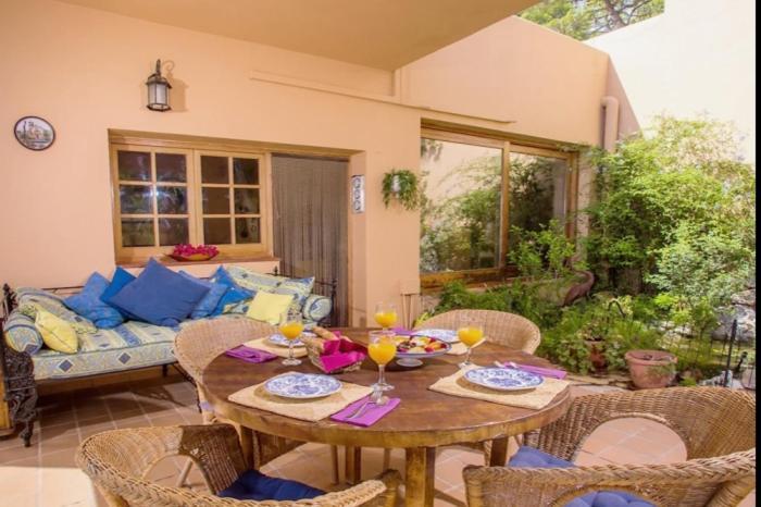 De Montana Gran Piscina Holiday home *